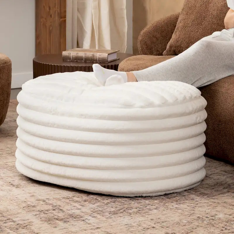 Pouf ottoman en fausse fourrure côtelée crème de 89 cm, grand repose-pieds rond et moelleux, ottoman bohème confortable, meuble décoratif élégant pour appartement et dressing
